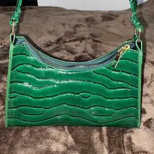 GREEN CROC DETAIL SHOULDER BAG